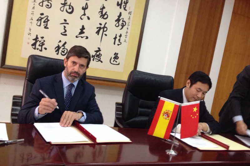 Llega la carta oficial que autoriza a España la exportación de fruta de hueso a China