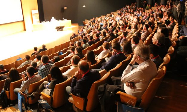 Más de 700 profesionales participan en el II Congreso Nacional de Fruta de Hueso
